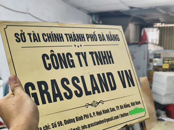 Đặt in bảng hiệu công ty bằng inox tại đà nẵng 2026